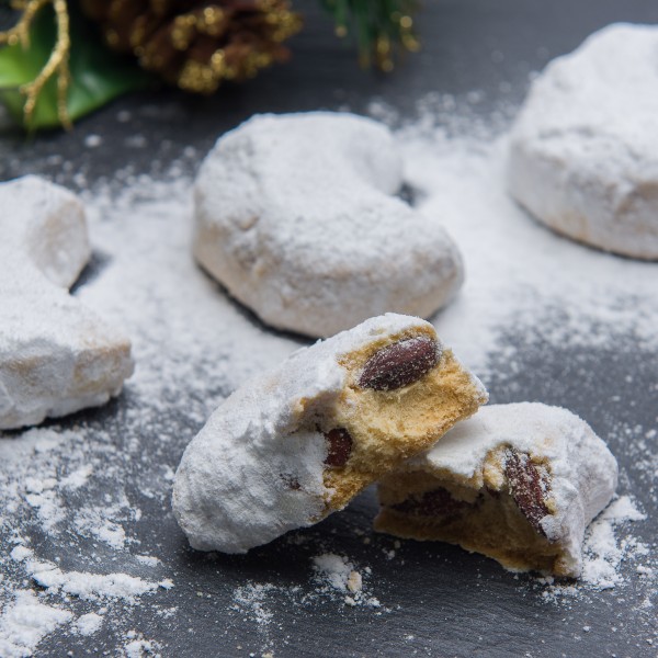 Κουραμπιέδες Καρβάλης  με αμύγδαλο