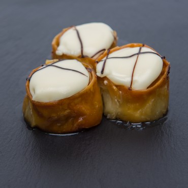 Χανούμ με γέμιση λευκή σοκολάτα